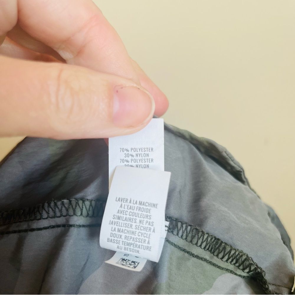 Offline by Aerie Camo Windbreaker Jacket Sz Small - Picture 11 of 11